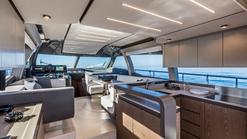 Ferretti-Yachts-550-interiores-1 (1)
