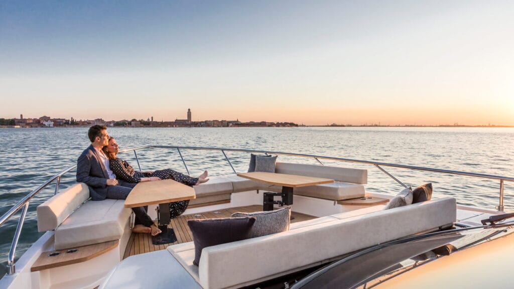 Ferretti-Yachts-670-exteriores-2