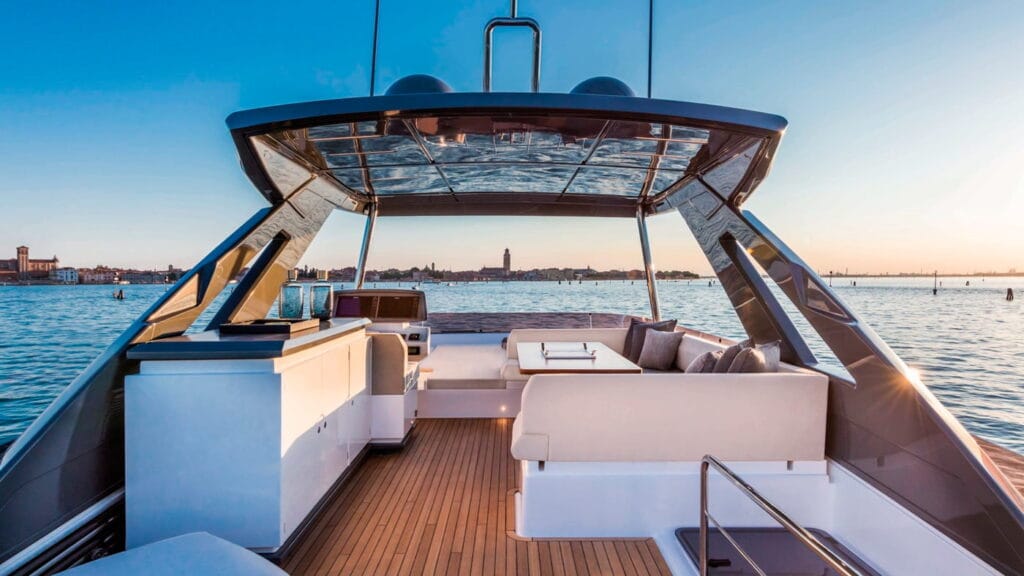 Ferretti-Yachts-670-exteriores-9