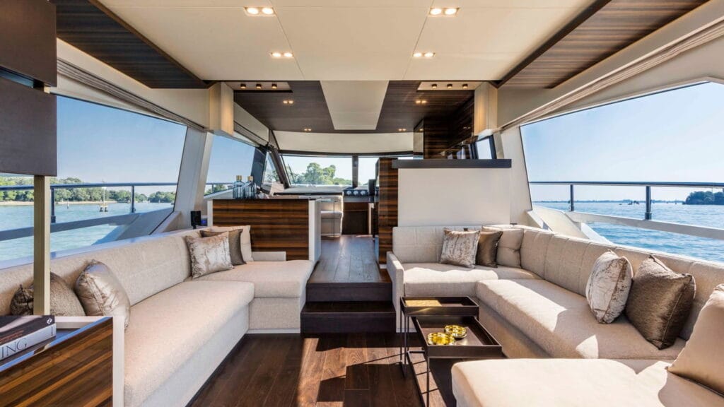 Ferretti-Yachts-670-interiores-1