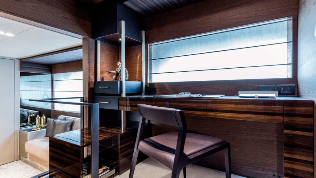 Ferretti-Yachts-670-interiores-6