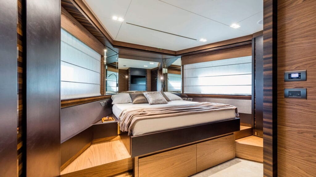 Ferretti-Yachts-670-interiores-8
