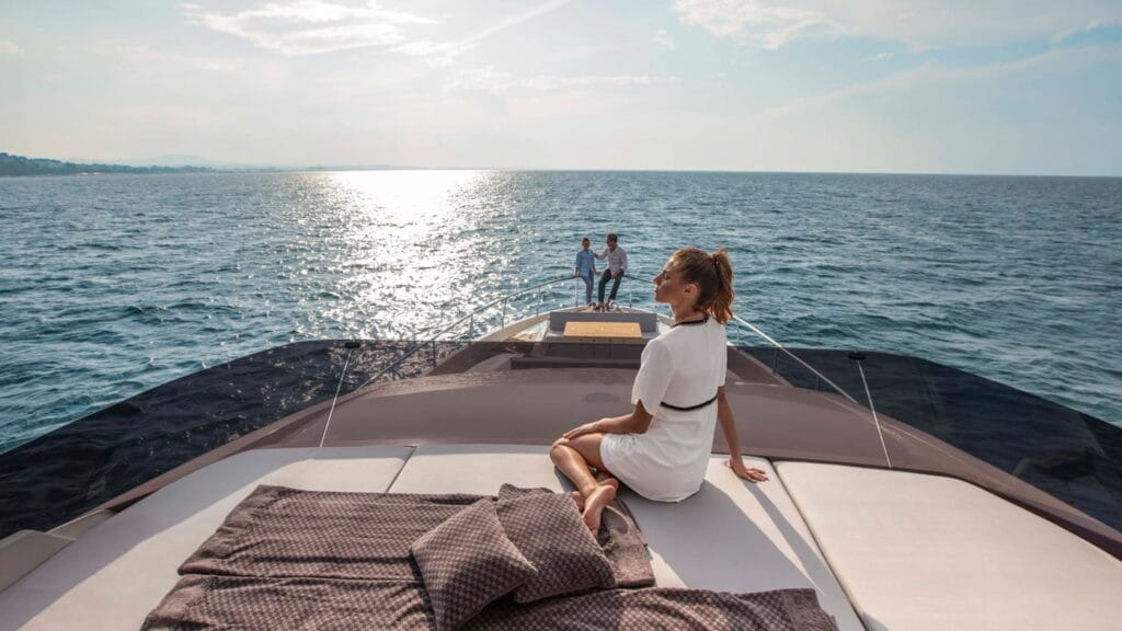 Ferretti-Yachts-720-exteriores-10