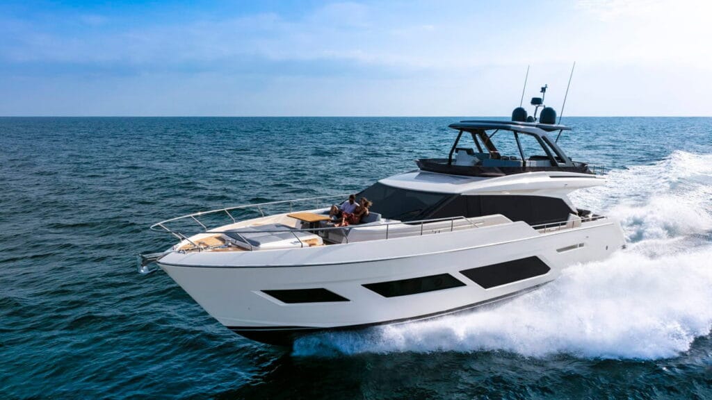 Ferretti-Yachts-720-exteriores-7