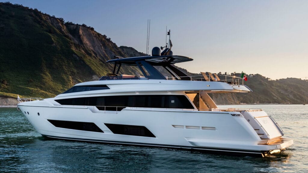 Ferretti-Yachts-850-externas2