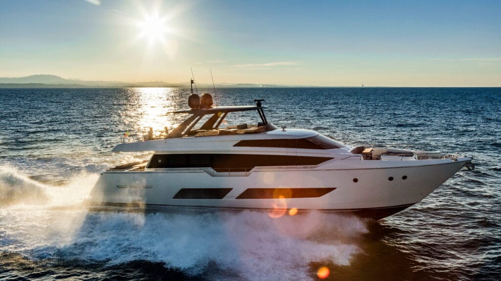 Ferretti-Yachts-850-externas5