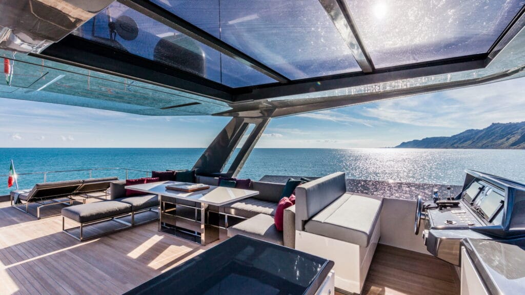 Ferretti-Yachts-850-externas8