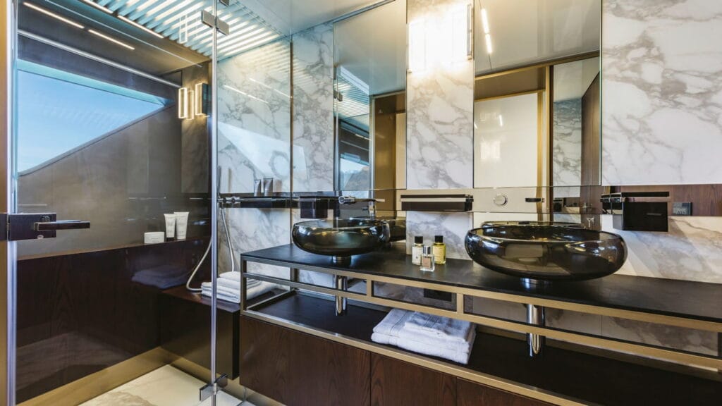 Ferretti-Yachts-850-internas26