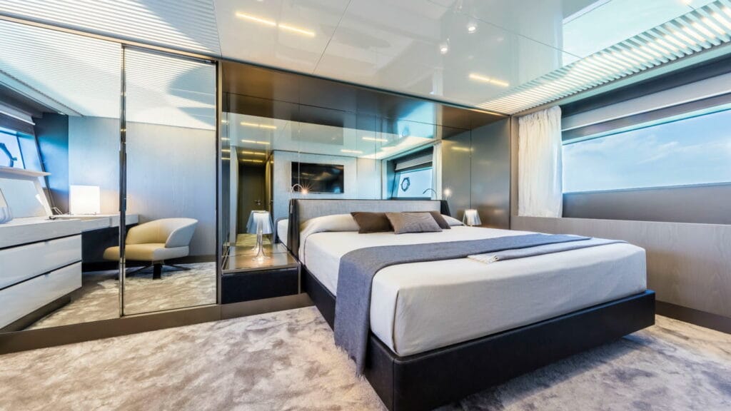 Ferretti-Yachts-850-internas27