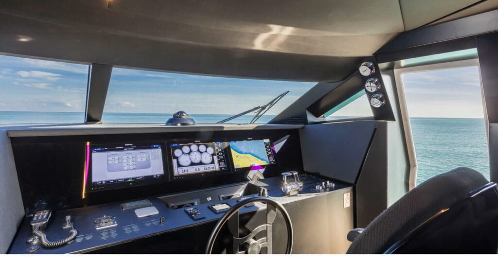 Ferretti-Yachts-850-internas30