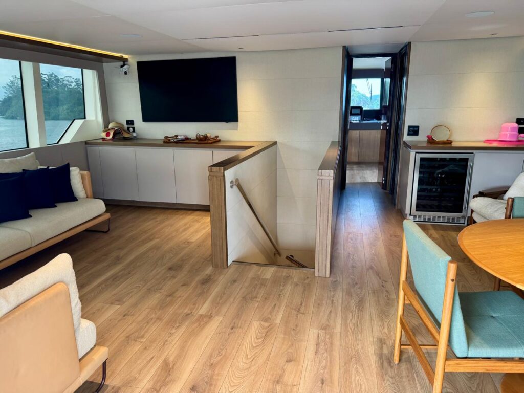 sala uper deck 1