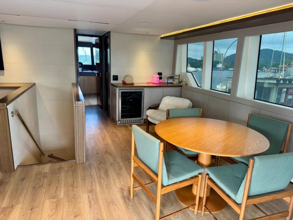 sala uper deck 2