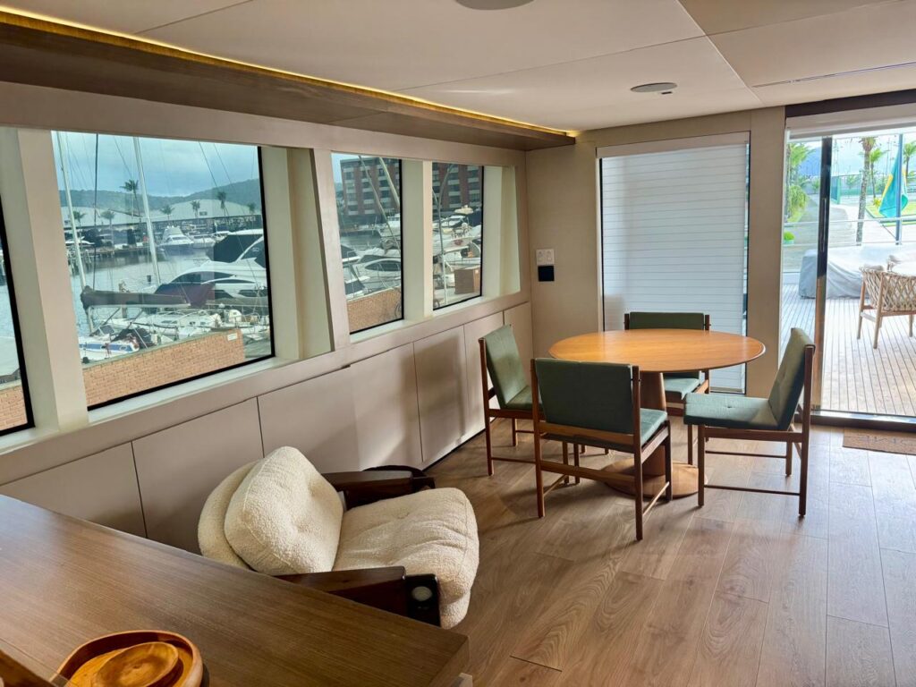 sala uper deck 5